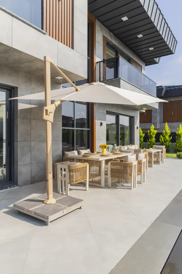 İBİZA Yandan Gövdeli Bahçe Şemsiyesi Cappuccino